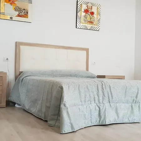One Bedroom With Enclosed Garden And Wifi At Apartamento